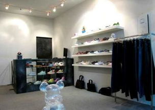 潮流非主流服飾 霞山區(qū)城市廣場(chǎng)的服裝批發(fā)與零售門店