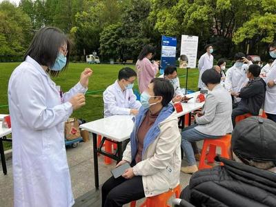 “跨區(qū)域跨行業(yè)”黨建聯(lián)盟聚合力 兒童醫(yī)院健康咨詢志愿服務(wù)進(jìn)“家門(mén)口”